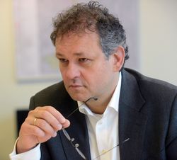 Gerjo Scheringa occupe depuis mai 2012 le poste de Directeur Général de Zon Fruit & Vegetables, un actionnaire indirect d'Euro Pool System