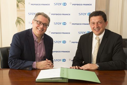 De gauche à droite : Armando Amselem, Directeur Général de PEPSICO France et Bertrand Bompas, Directeur Général de STEF Logistique