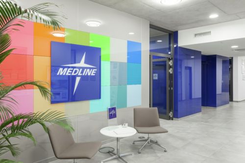 Medline offre des capacités logistiques améliorées à sa clientèle européenne avec Manhattan SCALE™