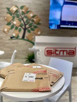 Une caractéristique commune à la famille de wrappers Sitma, en plus de sa construction ergonomique et de son haut niveau de flexibilité, est la capacité de créer l'emballage en fonction du contenu du paquet.