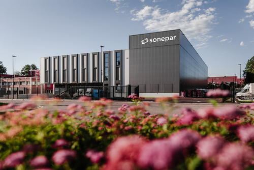 Le déploiement annoncé aujourd’hui s’inscrit dans le sillage des précédents succès de Sonepar avec les solutions de gestion d'entrepôt de Manhattan dans ses filiales Technische Unie et Van Egmond Group aux Pays-Bas, et Mayflex au Royaume-Uni.