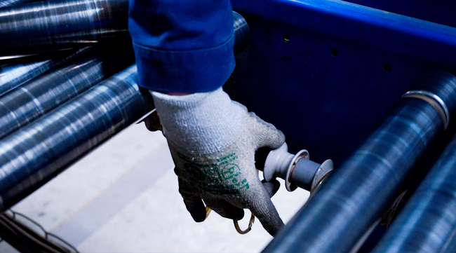 L'entreprise propose une présence continue sur site grâce à des équipes de maintenance dédiées, intégrées au quotidien de vos installations.