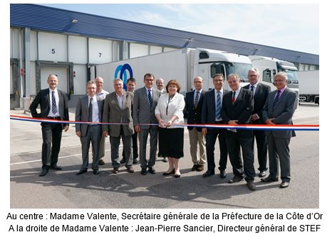 Au centre : Madame Valente, Secrétaire générale de la Préfecture de la Côte d’Or. A la droite de Madame Valente : Jean-Pierre Sancier, Directeur général de STEF