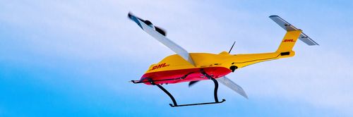 Première mondiale : le drone « Parcelcopter » de DHL passe avec succès le test de la livraison automatisée en conditions réelles