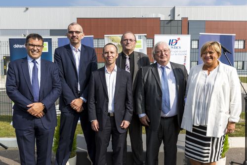 Emmanuel Grenier (Président Directeur général de Cdiscount), Eric Hémar (Président Directeur général d’ID Logistics) et Philippe Arfi (Directeur France de Goodman) inaugurent officiellement le nouveau bâtiment.