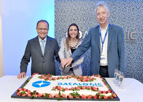 Romano Volta, Fondateur de Datalogic, et sa fille, Valentina Volta, Présidente Directrice Générale du Groupe Datalogic, ont inauguré le 8 juin le nouveau siège français de Datalogic dans la zone de Courtaboeuf à Villebon sur Yvette, au sud de Paris, en présence du Maire, M. Dominique Fontenaille.