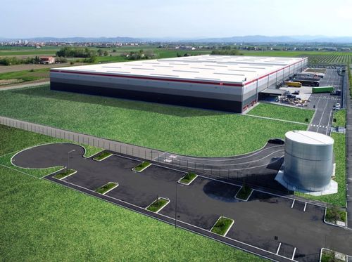 Le nouveau centre logistique Lamborghini et Ducati est le deuxième entrepôt à être construit dans le parc P3 de Sala Bolognese. 