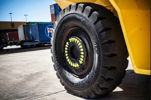 TOC Europe 2018 : Continental présente le nouveau composé + pour sa gamme de pneumatiques portuaire