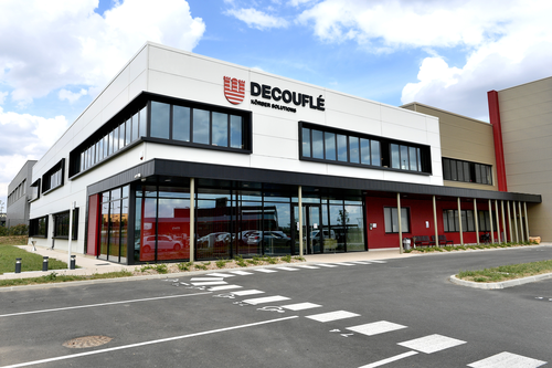 Issu du groupe Hauni Maschinenbau GmbH, Decouflé se positionne comme le premier fournisseur mondial de technologies, services et conseil pour l'industrie du tabac. 