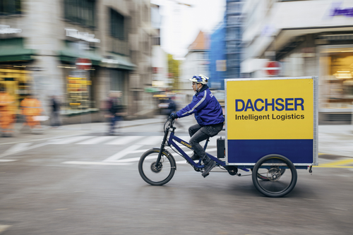 Avec DACHSER Emission-Free Delivery, une approche intégrée est mise en œuvre et permet d'assurer des livraisons sans émissions dans les grandes métropoles. 