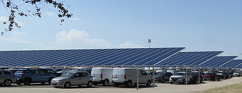 TotalEnergies installe deux ombrières photovoltaïques de grande envergure sur les sites de GEFCO à Blyes et à Marckolsheim en France