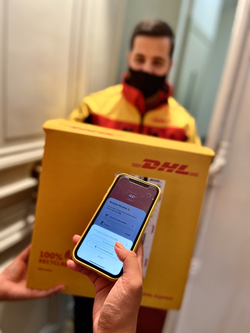 DHL Express France développe des services innovants permettant aux e-consommateurs de récupérer leurs colis rapidement et simplement, tout en limitant l'empreinte carbone de leurs cyberachats.