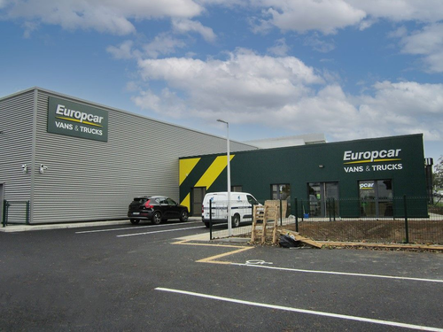 Déjà locataire d’un bâtiment Proudreed à Marly-la-ville, EUROPCAR France a de nouveau choisi la signature Proudreed en louant à Villeneuve d’Asq un bâtiment à construire de 765 m². 