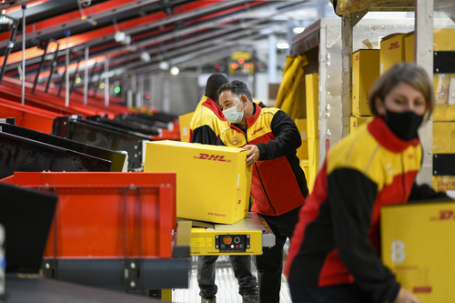 D'une superficie de 8 500 m2, la nouvelle agence de Gennevilliers bénéficie d'équipements de pointe pour optimiser le traitement des colis et le confort de travail des 120 collaborateurs