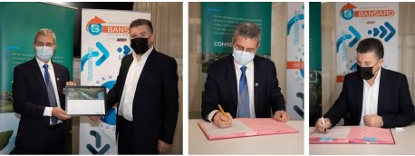 La signature a été réalisée en présence de Christophe BOUCHER, Executive Vice President Air France Cargo, à gauche sur la photo et Simon PINTO, Président Bansard International.
