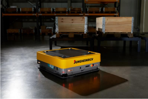 Jungheinrich développe un centre logistique entièrement automatisé avec le robot mobile autonome (AMR) arculee, pour Prodrive Technologies NL 