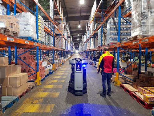 DHL Supply Chain annonce avoir effectué un premier déploiement de robot laveur autonome sur son centre de distribution de Loire sur Rhône. 