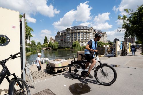 Ce partenariat s’inscrit dans le cadre des initiatives engagées par GEODIS pour livrer 37 métropoles de France avec des moyens décarbonés d’ici 2024.