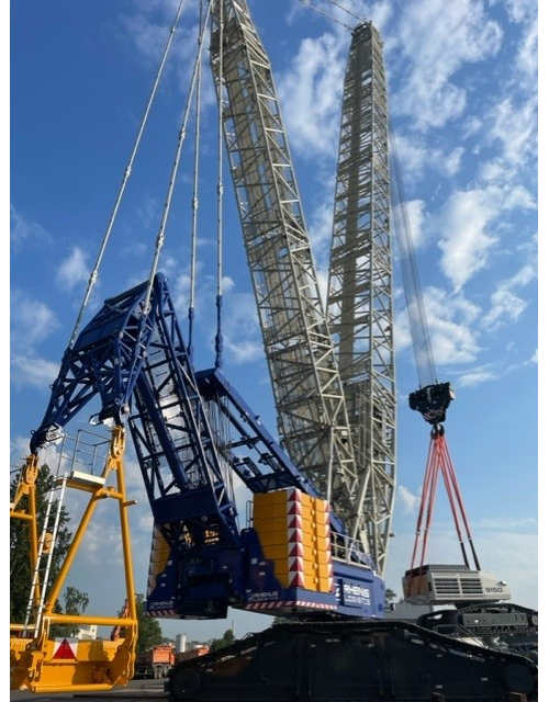 Nouvelle grue pour les colis lourds sur le port rhénan de Colmar Neuf-Brisach. Crédit photo : Rhenus Logistics