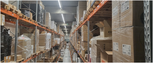 Dans son stock central de 5 000 m2 qui comprend plus de 6 000 références essentielles, l’activité logistique débute à 19h00 et jusqu’à 2h00 du matin