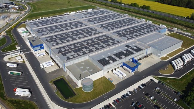 Avec des superficies respectives de 60 000 m² et 70 000 m², les sites d’Action gérés par Kuehne+Nagel situés à Belleville (69) et Verrières-en-Anjou (49) assurent chacun la livraison sur les régions Sud-Est et Ouest de la France