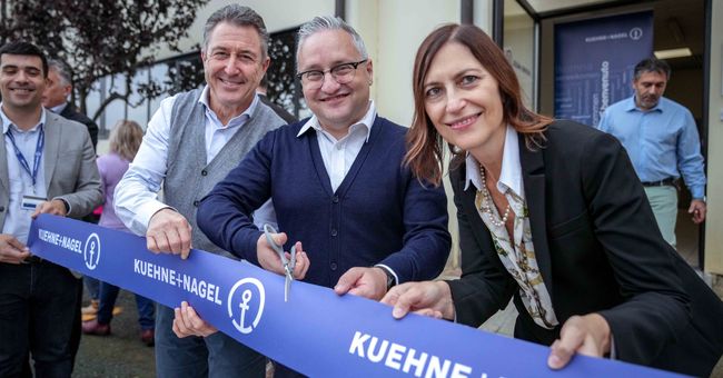 De gauche à droite : Ruggero Poli (National Manager Kuehne+Nagel Italy), Aniello Quaranta (National Groupage Operations Manager Italy) et Lucia Morandi (National Road Logistics Manager Italy)<br>
        Crédit photo : Kuehne+Nagel.