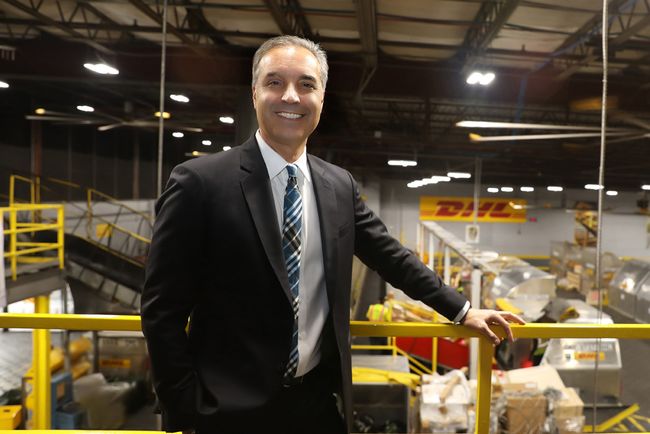 Mike Parra, actuel PDG pour les Amériques, succèdera au rôle de PDG de DHL Express Europe à compter du 1er janvier 2024.<br>
                              Crédit photo : DHL