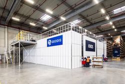 KNDS et GEODIS inaugurent un nouvel entrepôt automatisé à Montbeugny (Allier)