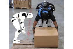 ID Logistics adopte une approche inédite et sur-mesure pour le déploiement d’exosquelettes dans ses entrepôts