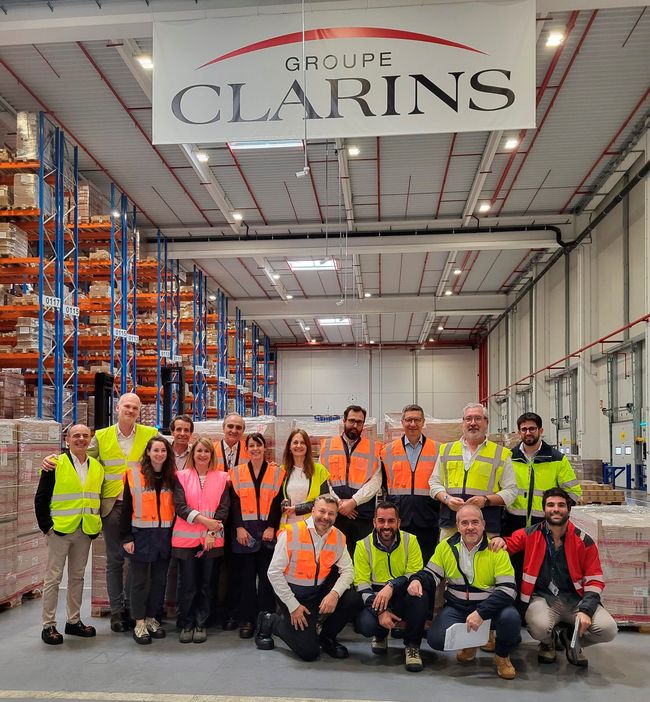 FM Logistic a mis au point une solution inédite de tour de contrôle sur-mesure, conçue spécifiquement pour  répondre aux enjeux de développement du Groupe Clarins en Europe.<br>
                            Crédit photo : Clarins / FM Logistic