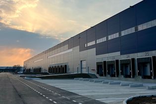ID Logistics et Intermarché inaugurent un site logistique de nouvelle généation dédié aux produits d'hygiène-beauté dans le Panattoni Park Orléans