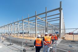 Amazon poursuit le développement de son réseau logistique en France avec la construction d'un nouveau centre de distribution à Illiers-Combray (Eure-et-Loir)
