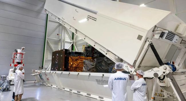 Airbus Defence and Space délègue depuis avril 2025 sa logistique in-situ au Groupe BLONDEL.<br>
        Crédit photo : Airbus