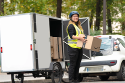 Amazon étend ses livraisons bas carbone à travers la France et déploie 600 nouveaux utilitaires électriques