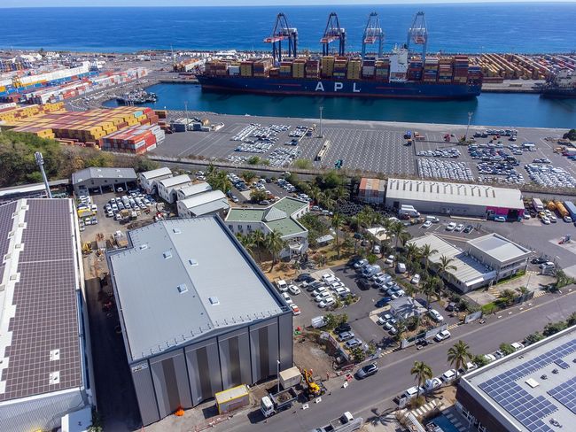 L’entreprise dispose aujourd’hui de deux entrepôts secs (2.250 m²), dont une zone sous douane, ainsi qu’un entrepôt surgelé de 1.000 m².<br>
Crdit photo : Reunion Inland