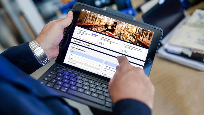 Lancée début juin, le nouveau canal digital est accessible directement depuis le site internet de www.GEODIS.com.<br>
                            Crédit photo : Sébastien Ortola