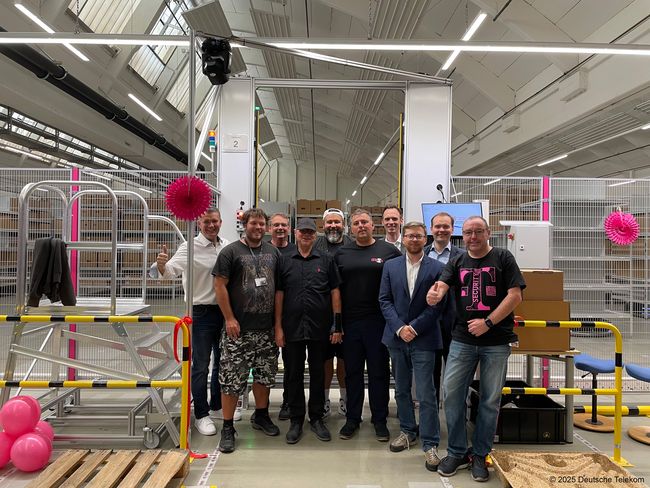 Il s’agit de la première utilisation de robots mobiles autonomes (AMR) au sein de l’activité logistique B2B de l’entreprise à Hanovre. <br>
Crdit photo : Deutsche Telekom