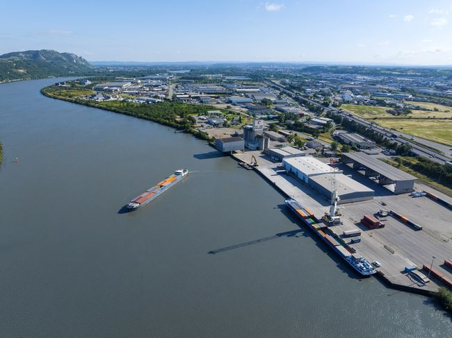 Le Groupe Rhenus assurera la gestion des ports de Vienne Sud et Portes-lès-Valence dans le cadre du nouveau consortium Rhône Modal Shift. <br>
          Credits: C.Moirenc/CNR