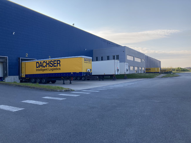 L’entrepôt logistique de DACHSER Reims s’agrandit de 6 000 m² supplémentaires, atteignant désormais 24 000 m².<br>
          Crédit photo : DACHSER