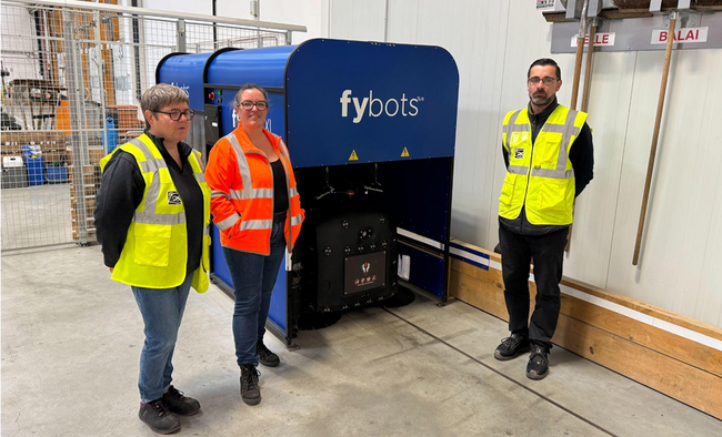 Chaque mois, le Sweeper XL collecte de 250 litres et jusqu’à 2000 litres de déchets.<br>
          Crédit photo : OCTOPUS BIOSAFETY.