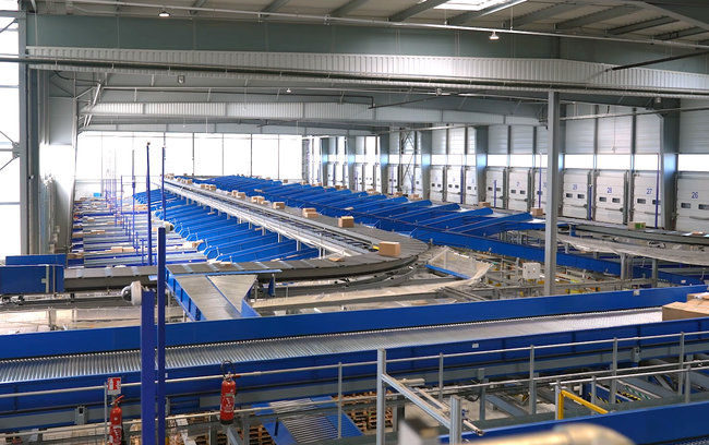Ce nouveau HUB s&rsquo;inscrit dans une logique de restructuration du r&eacute;seau national de GLS France, avec un r&ocirc;le central dans le maillage des flux longue distance et r&eacute;gionaux.<br>
                              Cr&eacute;dit photo : Actemium