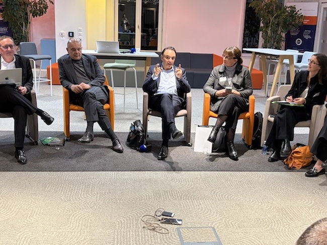 La soir&eacute;e d&rsquo;&eacute;changes organis&eacute;e le 19 janvier 2026 par France Supply Chain by Aslog et la Chaire Supply Chain Management & Prestations de Services Logistiques a r&eacute;uni chercheurs et praticiens.<br>
              Cr&eacute;dit photo : France Supply Chain.