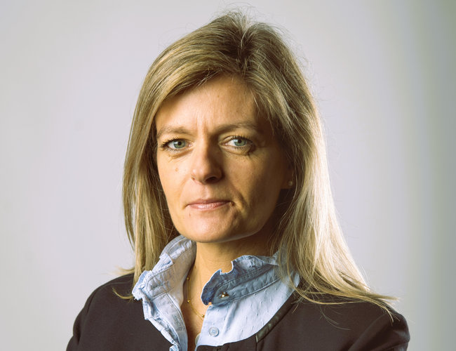 Pour d&eacute;velopper les ventes de l&rsquo;offre OMS en France, Hardis Supply Chain a mis en place un bin&ocirc;me constitu&eacute; d&rsquo;Adeline Liapis, responsable des comptes strat&eacute;giques WMS et OMS, et de Pauline Hennion (photo), recrut&eacute;e r&eacute;cemment au poste de consultante avant-vente.<br>
          Cr&eacute;dit photo : Hardis Supply Chain