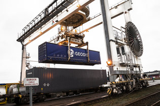 >GEODIS accompagne NAOS dans le report modal de 300 camions par an