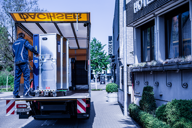 DACHSER annonce le d&eacute;ploiement de Retail Box, un conteneur roulant r&eacute;utilisable destin&eacute; &agrave; optimiser les livraisons B2B jusqu&rsquo;au point de vente.<br>
          Cr&eacute;dit photo : DACHSERR