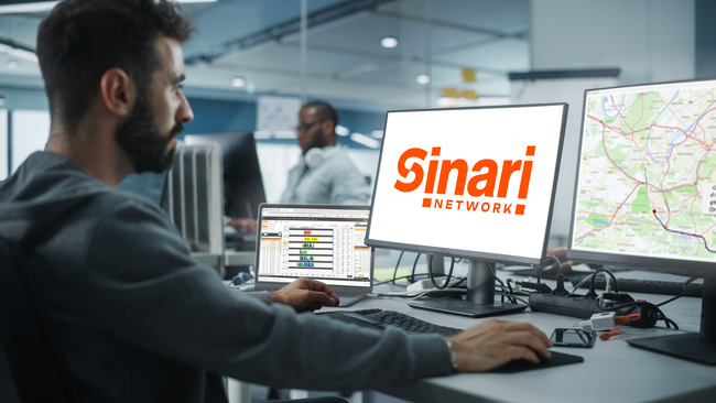 Sinari est un acteur majeur europ&eacute;en des solutions logicielles pour le transport et la  logistique, avec un &eacute;cosyst&egrave;me de solutions digitales int&eacute;gr&eacute;es et interconnect&eacute;es.<br>
Cr�dit photo : Sinari.