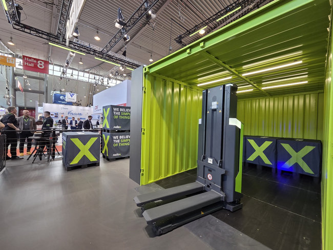 Avec sa solution r&eacute;volutionnaire de chargement de camions de fa&ccedil;on autonome, AGILOX fait entrer la logistique d&rsquo;exp&eacute;dition dans une nouvelle &egrave;re d&rsquo;automatisation. <br>
  Cr&eacute;dit photo : AGILOX.