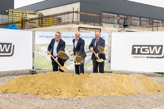 De gauche &agrave; droite : Paul Mahr, Henry Puhl et Thomas Stelzer.<br>
        Cr�dit photo : TGW Logistics.