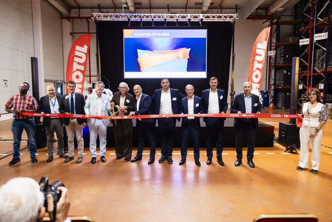 Cette nouvelle implantation devient le c&oelig;ur du dispositif logistique mondial de Motul et accompagne la croissance internationale du groupe.<br>
Cr�dit photo : Philippe Castano.