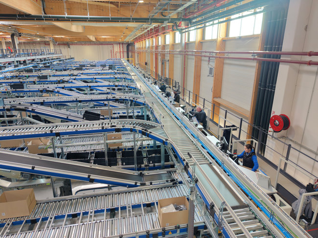 Il s'agit du plus important d&eacute;ploiement FlashPick r&eacute;alis&eacute; en France &agrave; ce jour <br>
        Cr&eacute;dit photo : TGW Logistics.